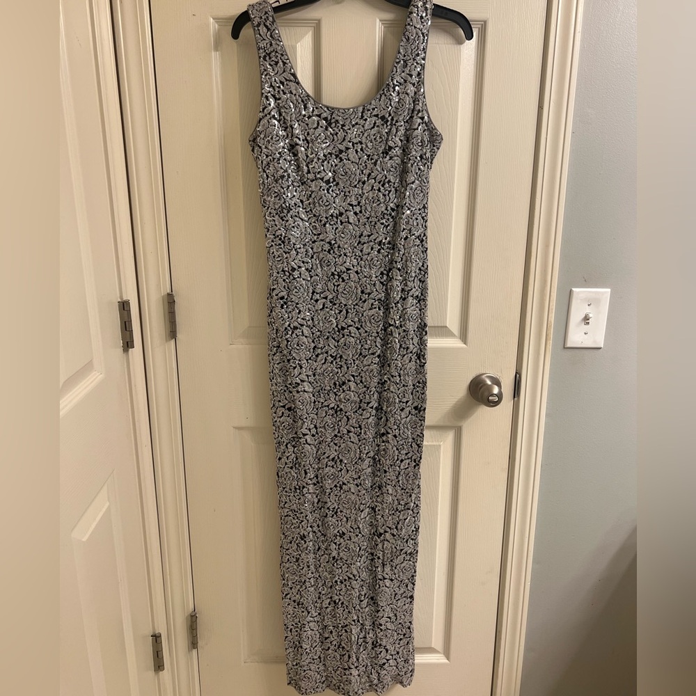 Silver Gray Sleeveless Scoop Neck Sheath Maxi Dress